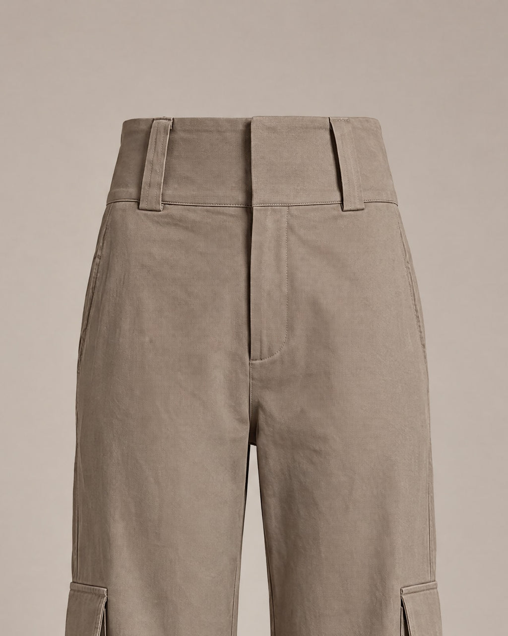 Pantalon cargo Racine, détail de la ceinture haute