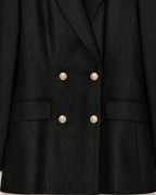 Blazer croisé Habous noir, détail des boutons dorés